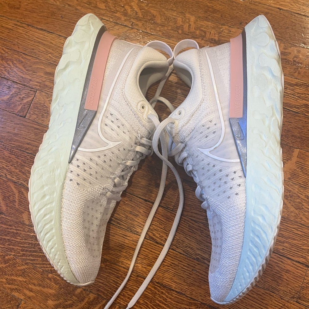 Women’s Nike Flyknit React running shoes size 8.5